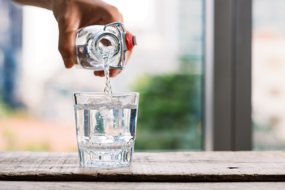 Tem água grátis em restaurantes?